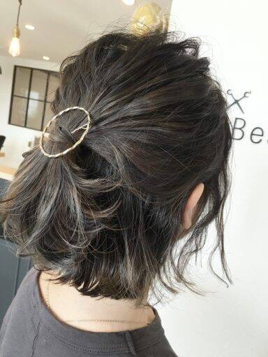 レングス関係ナシで愉しめるのが魅力 フレームピン で叶える大人ヘアアレンジ集 17年11月日 エキサイトニュース 2 2