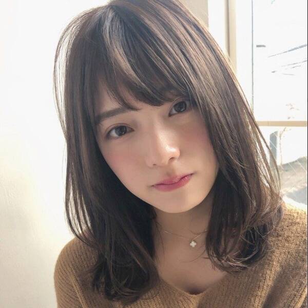 毛先の表情で大人感up モテ髪の鉄板 上品ミディアム でナチュラル美人に 18年12月21日 エキサイトニュース