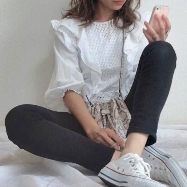 シンプルなのに素敵にキマる オンナ度高め Zara の人気トップスで愉しむ春コーデ 19年4月13日 エキサイトニュース シンプルなのに素敵にキマる オンナ度高め Zara の人気トップスで愉しむ春コーデ 19年4月13日 エキサイトニュース