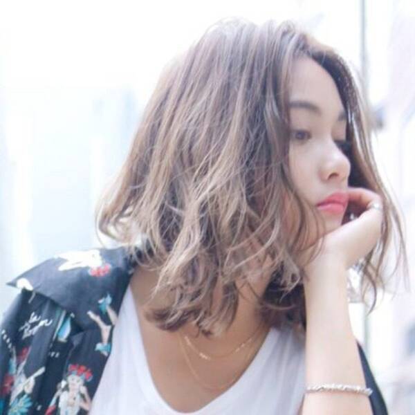 トレンド感たっぷりの夏映えヘアを実現 レングス別 モテ髪スタイリングテク を 19年6月5日 エキサイトニュース