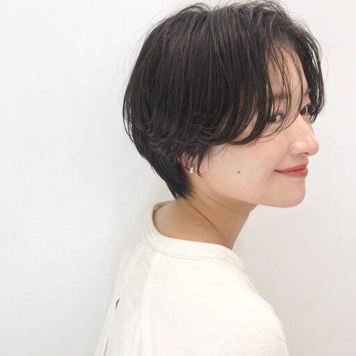 華奢感はスタイリングで演出 オンナ度高め 旬顔ショートヘア の作り方 19年8月7日 エキサイトニュース 華奢感はスタイリングで演出 オンナ度高め 旬顔ショートヘア の作り方 19年8月7日 エキサイトニュース