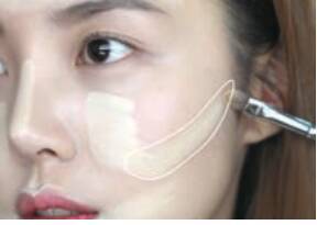 柔らかで涼しげな表情に 頬骨 の存在感を薄くする 骨格補正メイク のポイントは 19年7月27日 エキサイトニュース