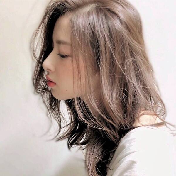 長さを変えずに旬な表情に 輪郭別 セミロング ロングヘア アップデートのコツ 19年10月16日 エキサイトニュース