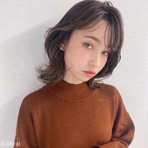 冬映えする髪色で大人感キープ。きちんと感ヘアに似合う【狙い目ヘアカラー】３選