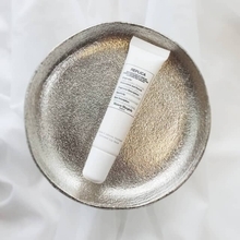 【マルジェラ新作も】乾燥知らずの唇に！大人が選ぶ“うるおい続く”名品リップケア３選