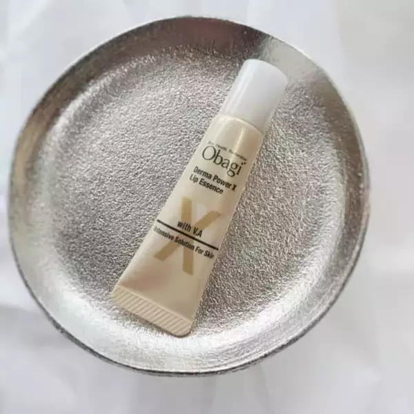 「【マルジェラ新作も】乾燥知らずの唇に！大人が選ぶ“うるおい続く”名品リップケア３選」の画像