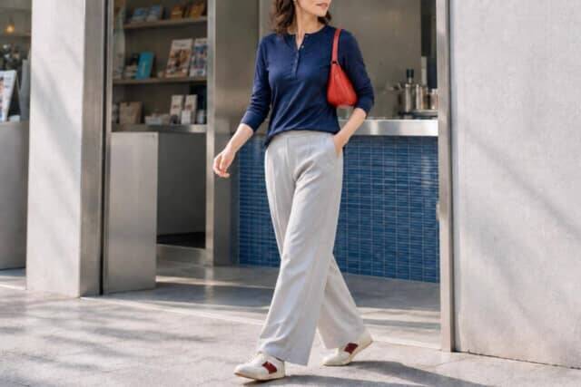 Tシャツの次に何を着る？初秋の「長袖ヘンリーネック」はこう着る！大人の正解コーデ