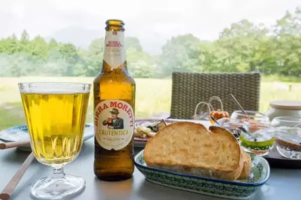 「期間限定【リゾナーレ那須】のブランチは特別感たっぷり。自分で収穫した野菜を農園のテーブル席で満喫」の画像