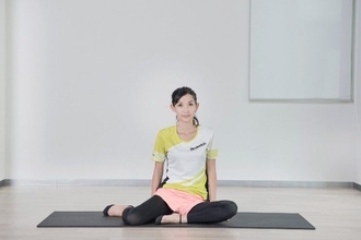 腰まわり固まってない？１日３セット【下腹ぽっこりを招く姿勢クセを整える】簡単ストレッチ