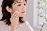「おしゃれのつもりが“おば見え”。2026春夏、大人世代が見直したい「今っぽメイク」３つのポイント」の画像1