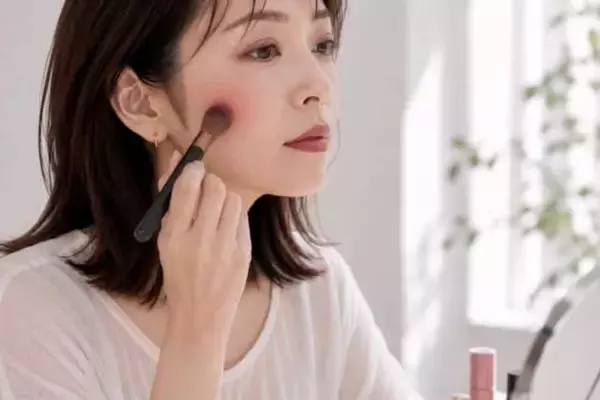 「おしゃれのつもりが“おば見え”。2026春夏、大人世代が見直したい「今っぽメイク」３つのポイント」の画像