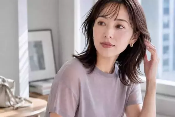 秋色リップを先取りしたら、なぜか浮いて見える…。40代から見直したい“晩夏リップ”の選び方