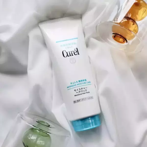 「冬の“老け見え”は髪が原因？ツヤ・まとまりがよみがえる【乾燥期の本格ヘアケア】３選」の画像