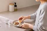 「ダイエット中なのに食べたくなる…。40代以降が知っておきたい“空腹との付き合い方”」の画像2