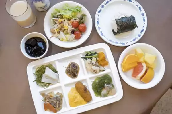 「カニやイクラ、海鮮を満喫。【函館大沼プリンスホテル】朝夕のビュッフェに並ぶ北海道＆函館グルメ」の画像