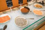 「カニやイクラ、海鮮を満喫。【函館大沼プリンスホテル】朝夕のビュッフェに並ぶ北海道＆函館グルメ」の画像2