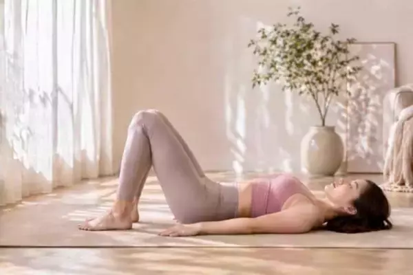 40代からは“鍛える前に整える”だけ。腰まわり＆後ろ姿のスッキリ感を底上げする簡単習慣