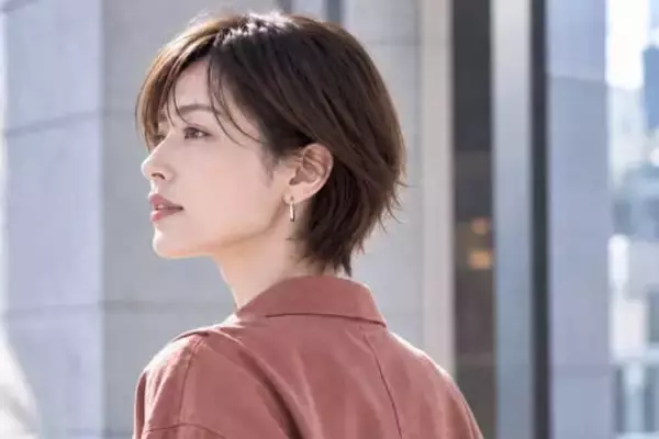 ショートヘア、秋は“ゆるパーマ”で少し変える。大人に似合う３つのスタイル
