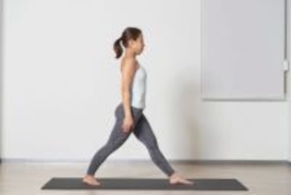 下半身が“重い”なら実践すべき！１日１セット【太もも・ふくらはぎが一気に細見え】簡単ポーズ