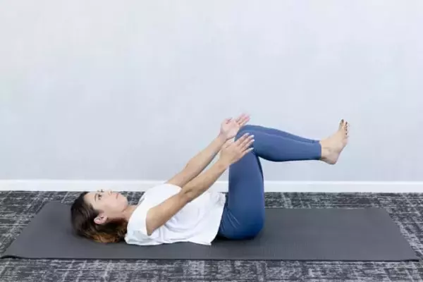 「肩まわりが軽い！細見えする！お腹ぽっこりまでケア【ラク痩せが叶う】簡単エクササイズ」の画像