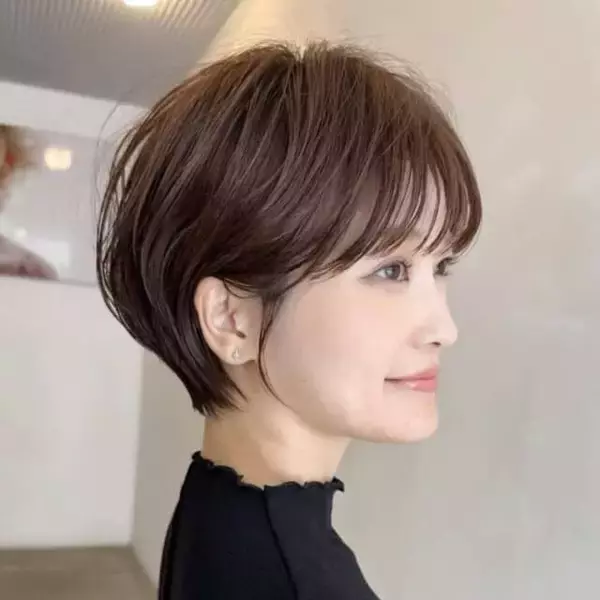 「一気にマイナス５歳見え！首細＆小顔に見える【最旬ショートヘア】の作り方」の画像