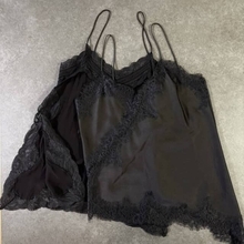 【ZARA】レースキャミが優秀すぎ！冬の定番コーデを“華やぎ＆細見え”に導くレイヤード術