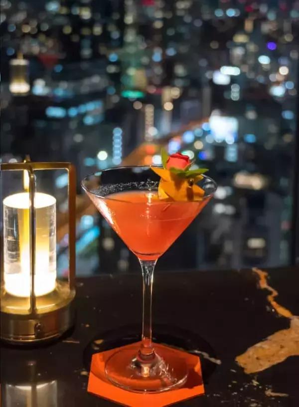 「33階から東京の夜景を見下ろすディナーと東京タワーを間近に見る絶景のバータイム【ザ・プリンス パークタワー東京】」の画像