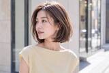 「今の髪型、9月には少し軽すぎるかも。人気美容師が注目する40代からの“初秋ヘア”３選」の画像3
