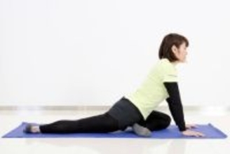 下半身の印象を変えたいなら。１日３セット【股関節ゆるめて巡りを整える】簡単ストレッチ