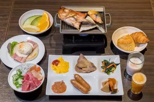 「カニの大盛りやマグロ＆フグの刺身が食べ放題。【大江戸温泉物語Premium 鬼怒川観光ホテル】の最強バイキング」の画像