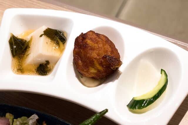 大阪B級グルメや黒門市場の老舗の味をハイアット流にアップグレード【キャプション by Hyatt なんば 大阪】の忘れられない味