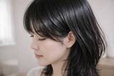 「2026年は「黒髪回帰」へ。重見えしない“透けブラック”で整える大人の旬顔ヘアカラー＆白髪対策」の画像2