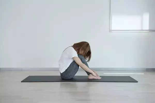 「続けるほど細ウエストへ。１日１セット【お腹がみるみる薄くなっていく】簡単習慣」の画像