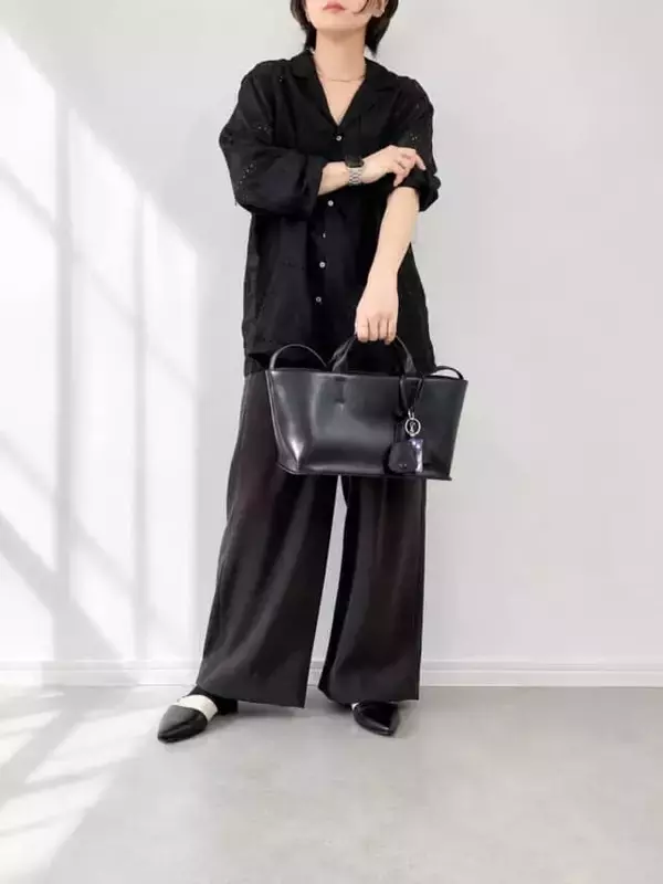 「40代・50代の黒コーデを軽やかに。初夏に映える「SELECT MOCA」のシャツジャケット」の画像