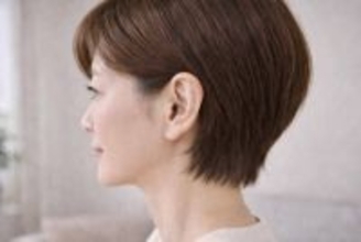 毎日同じスタイリングが逆効果。40代・50代のショートヘアが古見え“耳かけ固定”問題