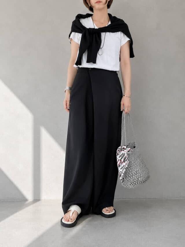 【ユニクロ】白Tが似合わなくなった…。40代からの骨格ストレートが見直したい“首元の正解”