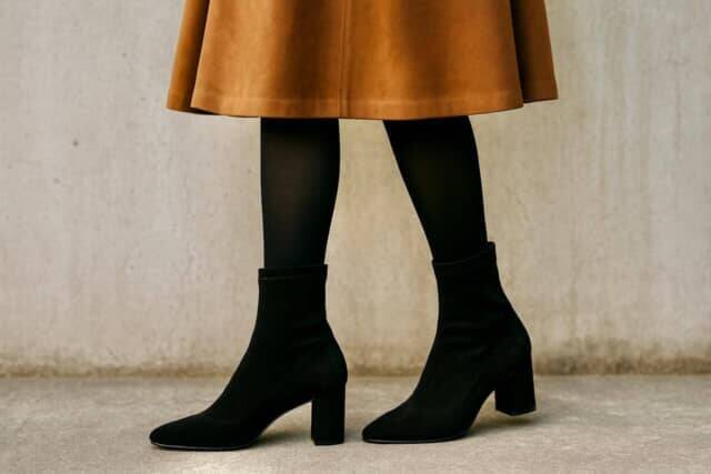 “おば見え防止”と“若見え”を両立！40代からの「黒タイツ」コーデテク