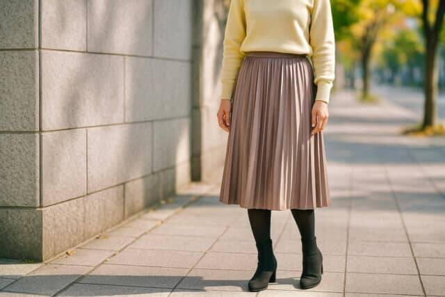 “おば見え防止”と“若見え”を両立！40代からの「黒タイツ」コーデテク