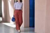 「Tシャツより端正、長袖より涼しい。晩夏の「半袖ポロニット」はこう着る！大人の正解コーデ」の画像1
