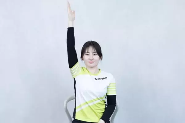 二の腕の“重見え”に悩んでいるなら。固まった筋肉をほぐして“スッキリ見せ”を狙う簡単ストレッチ