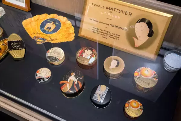 「「美と自由が花開いた時代」。モダンガールと東京都指定有形文化財「百段階段」の展示会」の画像