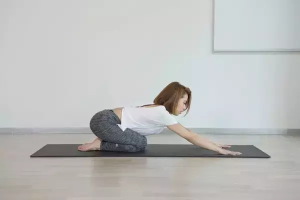 夕方のパンパン感に終止符。１日１分【むくみリセット＆全身の巡りを整える】簡単ポーズ