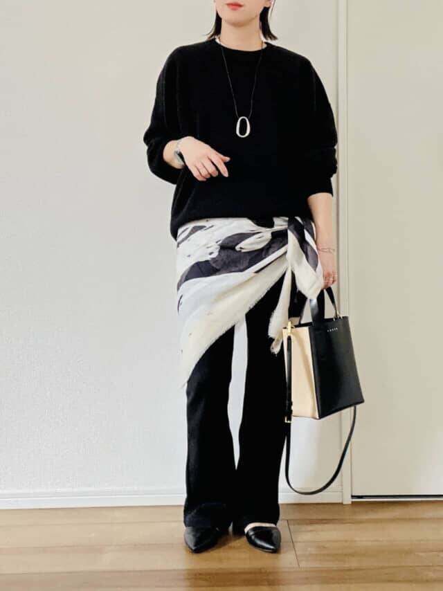 【40代・50代】ユニクロ被りを回避！名品「スムースコットンセーター」を格上げするサイズ選びのコツと小物テク