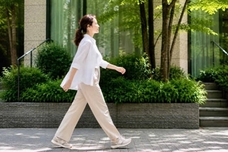 頑張って歩いているのに痩せない…。40代以降が見直したい“歩き方のクセ”