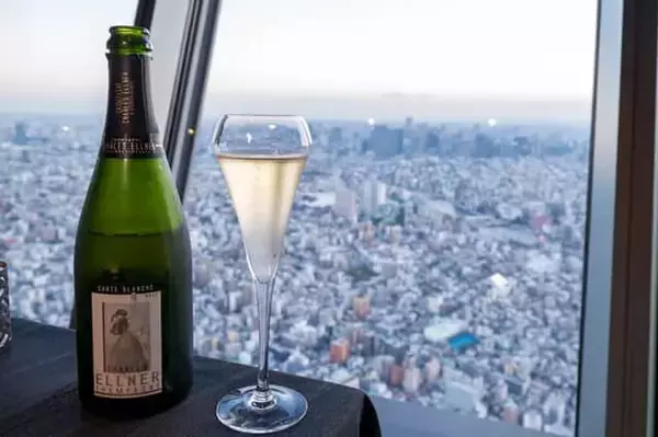「東京屈指の絶景レストラン【東京スカイツリー(R)】345mの上空から、遊び心あふれるフレンチディナーを満喫」の画像