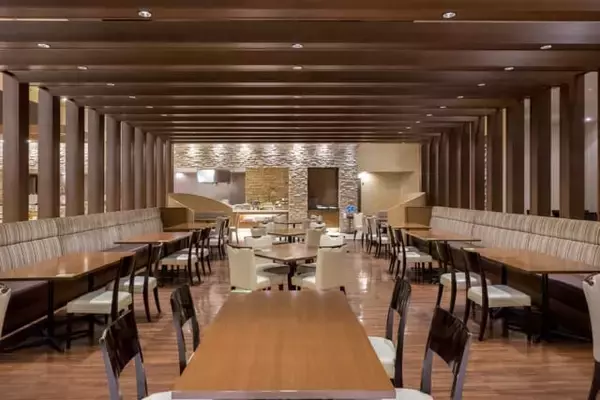 “他とはちがう”ビュッフェメニューがウリ。朝も夜も食べ放題【草津ナウリゾートホテル】