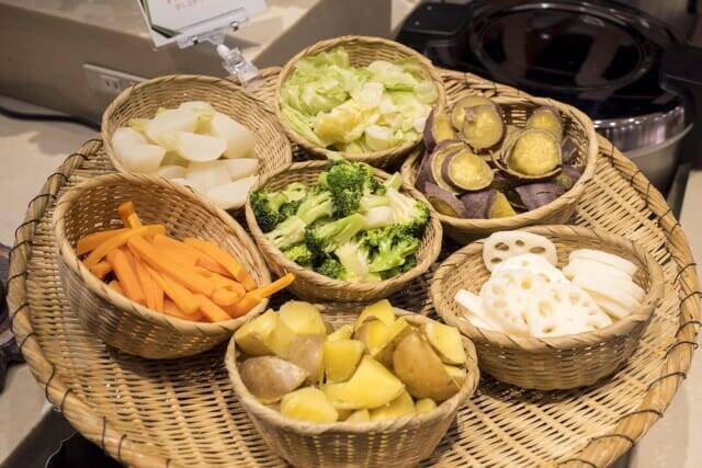 “他とはちがう”ビュッフェメニューがウリ。朝も夜も食べ放題【草津ナウリゾートホテル】