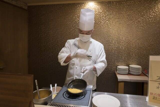 “他とはちがう”ビュッフェメニューがウリ。朝も夜も食べ放題【草津ナウリゾートホテル】