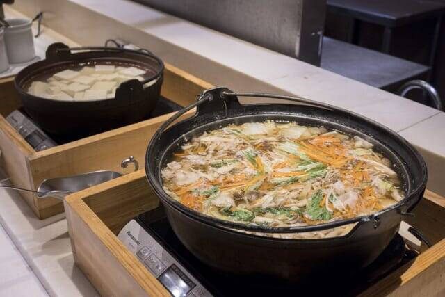 “他とはちがう”ビュッフェメニューがウリ。朝も夜も食べ放題【草津ナウリゾートホテル】