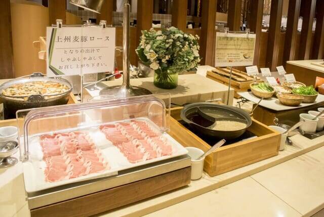 “他とはちがう”ビュッフェメニューがウリ。朝も夜も食べ放題【草津ナウリゾートホテル】